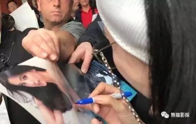 范冰冰8亿罚单上热搜，老外脸盲症又犯了