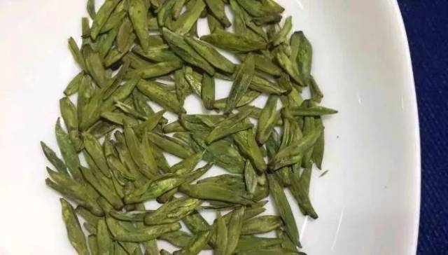 如浙江的太白顶芽,望府银毫,仙都笋峰等.