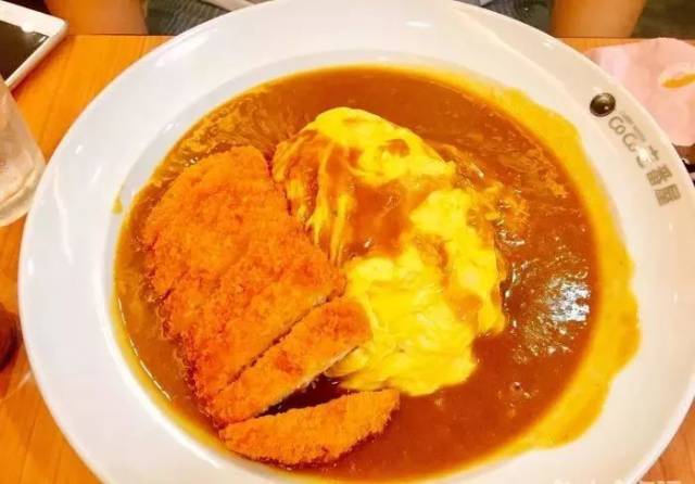 奶香鸡肉咖喱蛋包饭