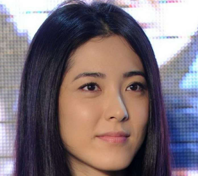 曾黎网友说她是"此生最爱的女人,演艺圈的一股清流",好评如潮