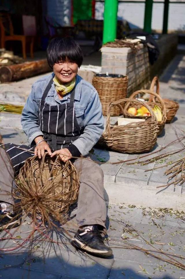 "荆编技术"传承人林凤平.