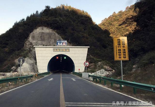 安徽霍山土地岭隧道通车大别山中天险四道弯变坦途