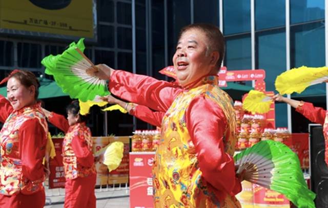 天津赛区网红广场舞大爷