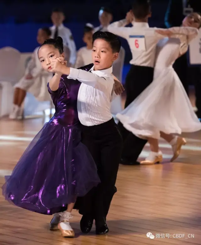 国标舞韵溢羊城 -青少年国际标准舞锦标赛广州站成功举办