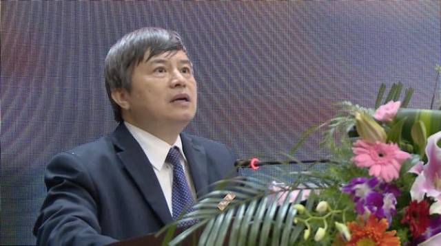王辉先生1973 年出生于黑龙江省,北京交通大学无线通信专业,于1998
