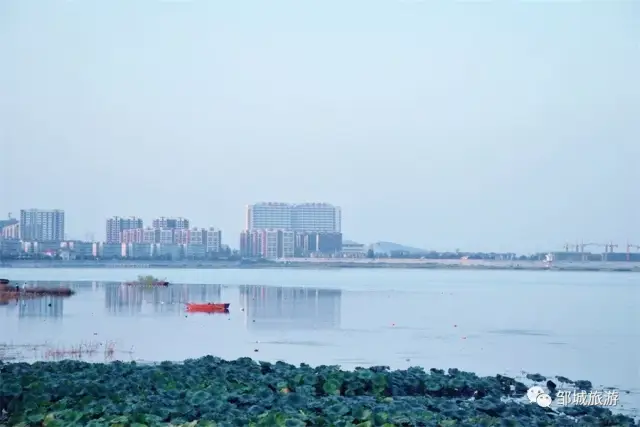 孟子湖,又名西苇水库,坐落在邹城市城区东,是邹城市唯一的大型水库.