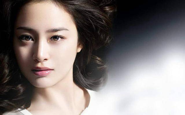 韩国公认最美的女星,五官天生黄金比例,竟从