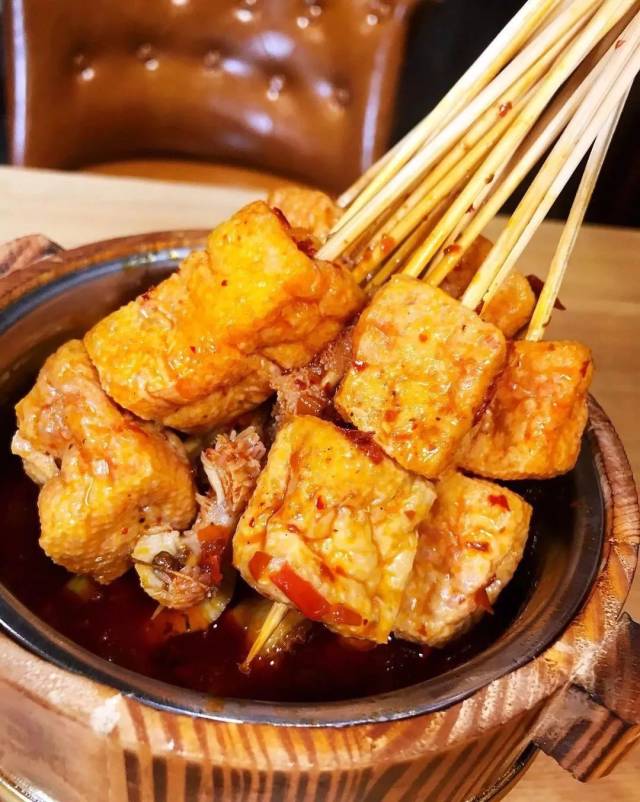 太原首家网红蛋挞鸡炸弹鸡毛笔酥能吃的口红