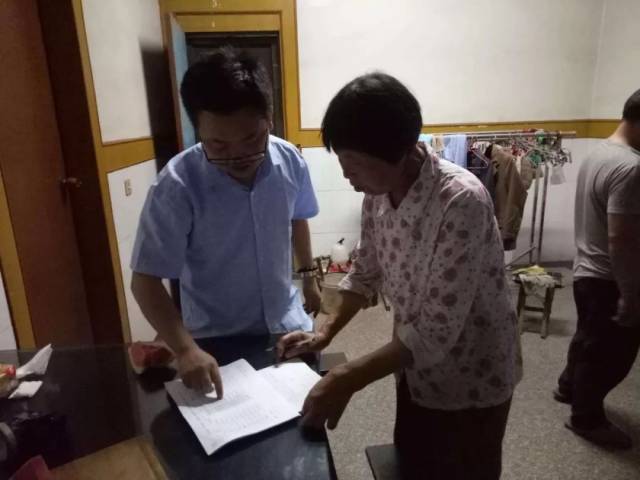 自"331"专项行动以来,他时时刻刻冲在前头,加班加点走访企业,出租屋