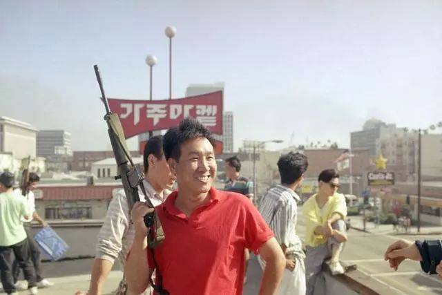 1992年洛杉矶骚乱:韩国人与黑人街头枪战