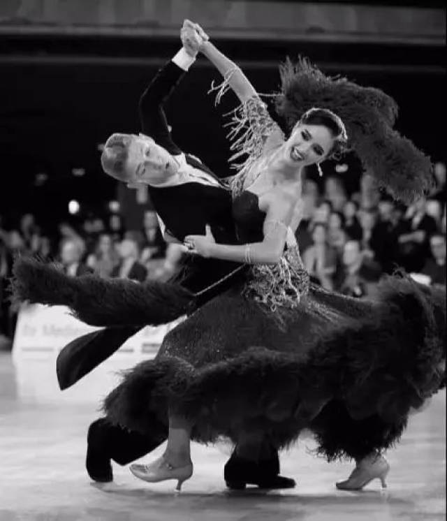 【舞蹈知识】最浪漫的舞蹈-华尔兹练习技巧解