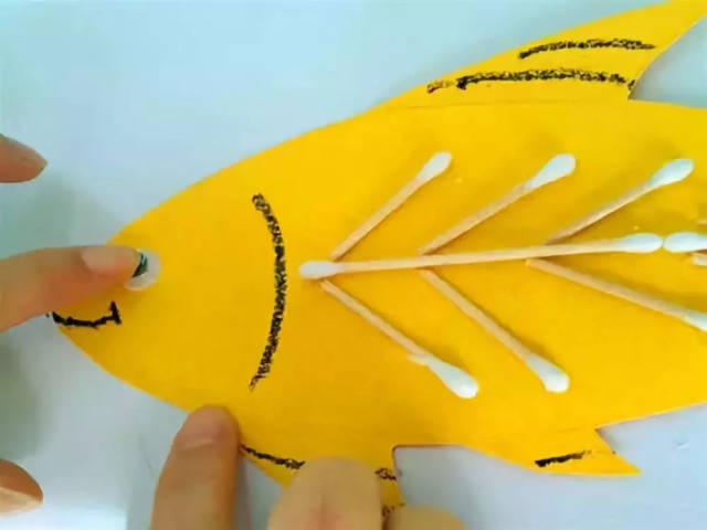 【小天使亲子团】亲子手工丨卡纸制作炫酷的立体鱼