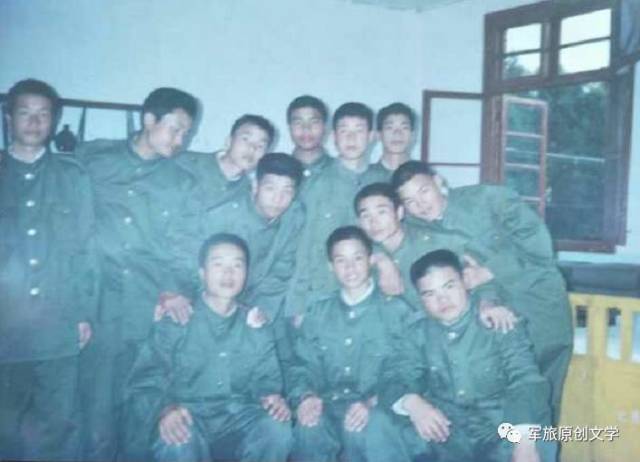 怀着激动和好奇的心情 终于走进了军营 终于来到80402部队.
