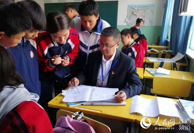 江西德兴援疆教师董青峰:他人以爱待我 我要以爱回之