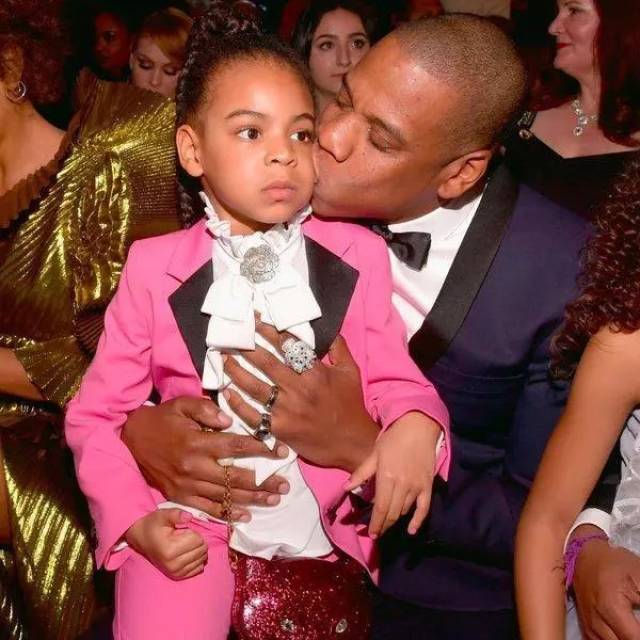 巨星夫妇也要向宝贝投降!看Blue Ivy完美诠释黑