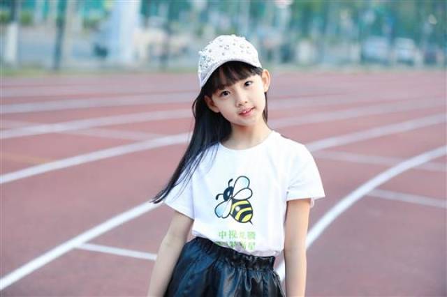 才华女孩郑静彤获选第二届国际华人少儿春晚形象大使