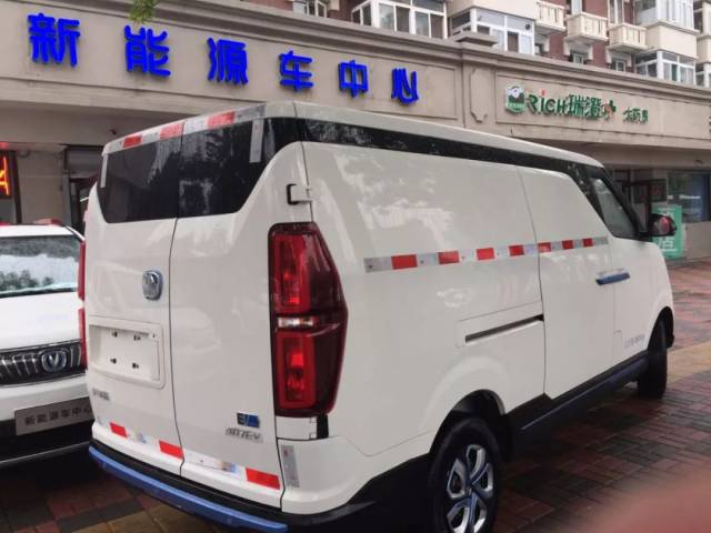 高颜值新能源微面货车 北汽威旺407ev实拍