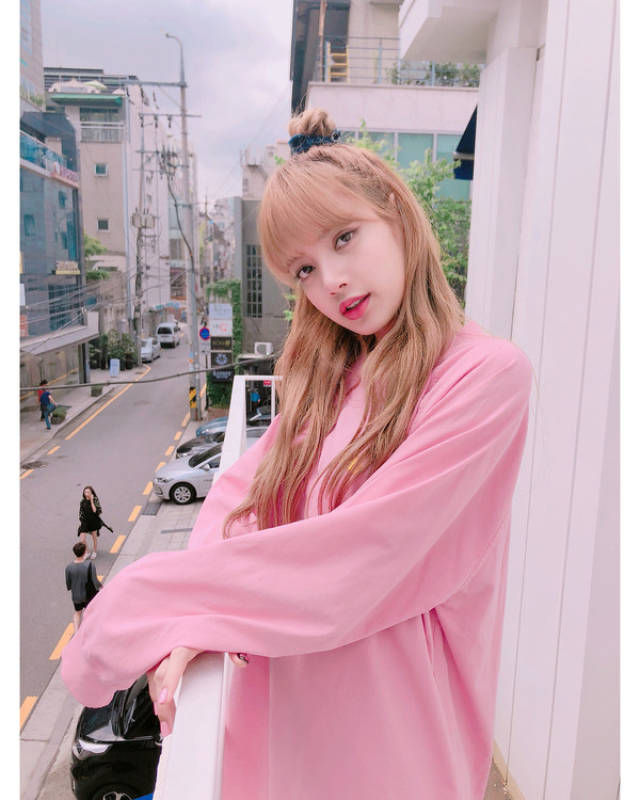 blackpink组合成员lisa