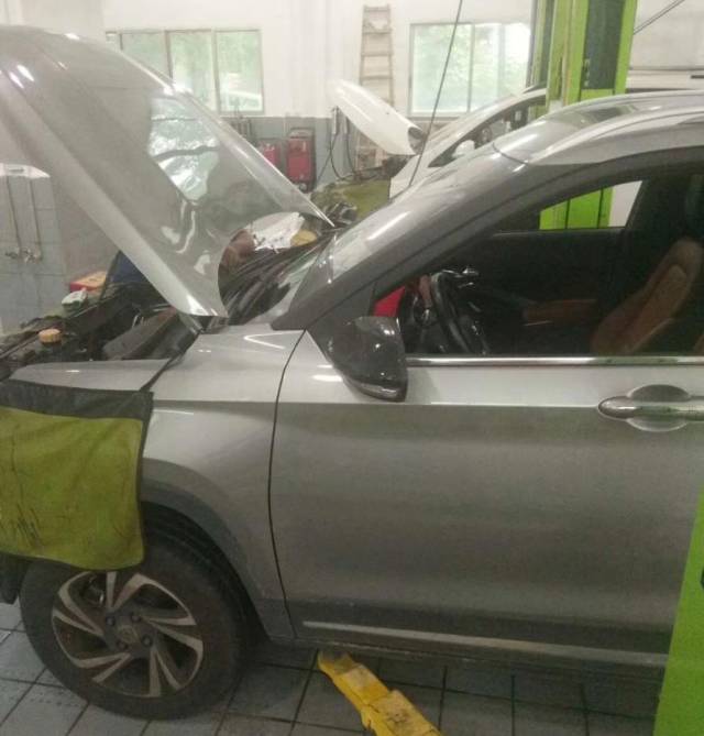 提车1年,宝骏510高速行驶esp abs故障灯全亮,个案还是通病?