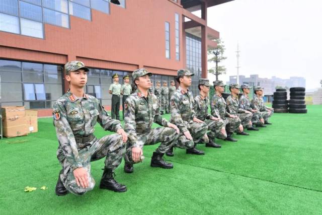 雷明表示拓展训练中心/基地全体教官时刻准备着,并将继续发扬军人不