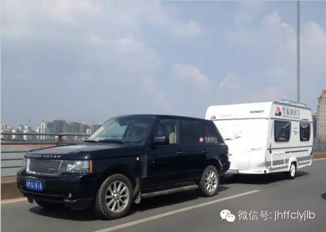 2规定:组成乘用车列车的中置轴挂车应符合以下要求:a)中置轴挂车的总