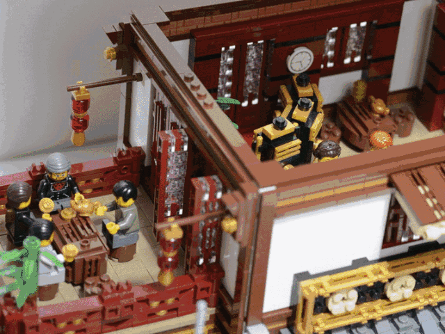 乐高积木的发明者是奥勒·基奥克 他有一手精湛的 木匠手艺 年轻时就