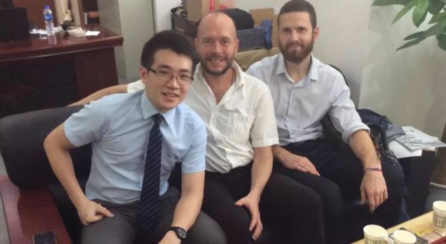 一毕业就SOHO,做自由翻译项目管理3年多的他