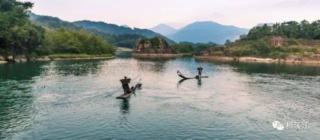 贯穿永嘉南北,流域集雨面积2429平方公里,溪流自北往南,末处注入瓯江