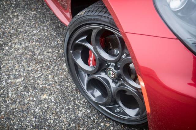 改装升级的阿尔法罗密欧4C将在2019年上市发售