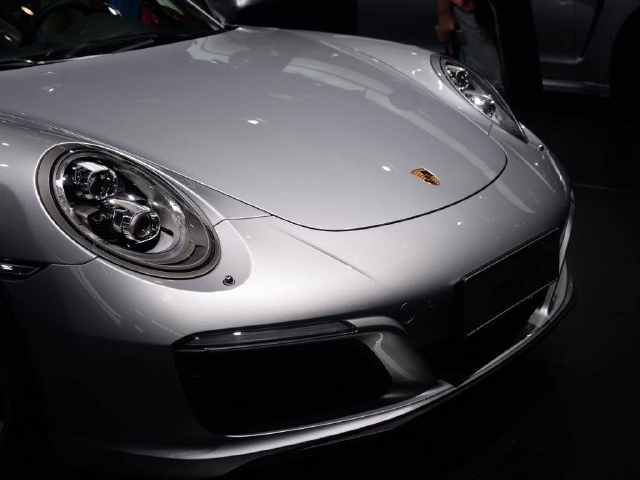 2020年保时捷911卡宴s测评,性能优越的改进版全面跑车!