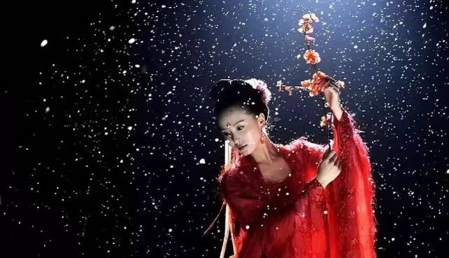 明星 ● 金鹰女神花落迪网页游戏私服大全丽热巴!BTW,我们还是先来看看往届的金