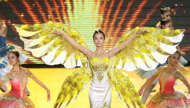 明星 ● 金鹰女神花落迪网页游戏私服大全丽热巴!BTW,我们还是先来看看往届的金