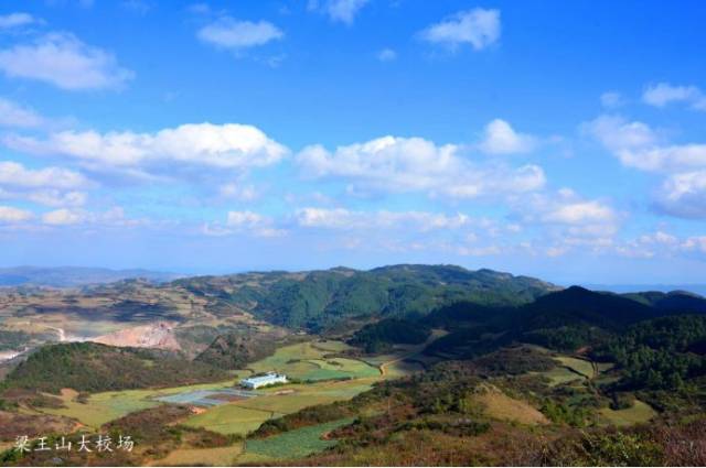 一山观三海,四季景迷人 ——神秘梁王山 康体休憩地