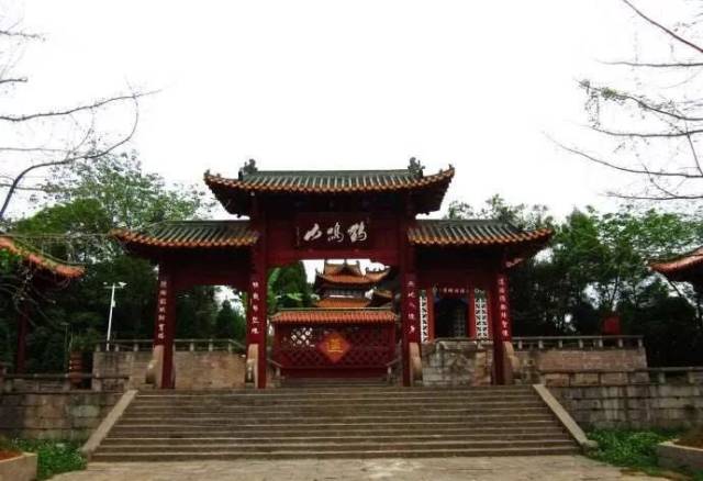 1956年8月16日,四川省人民政府将鹤鸣山石刻公布为第一批四川省文物