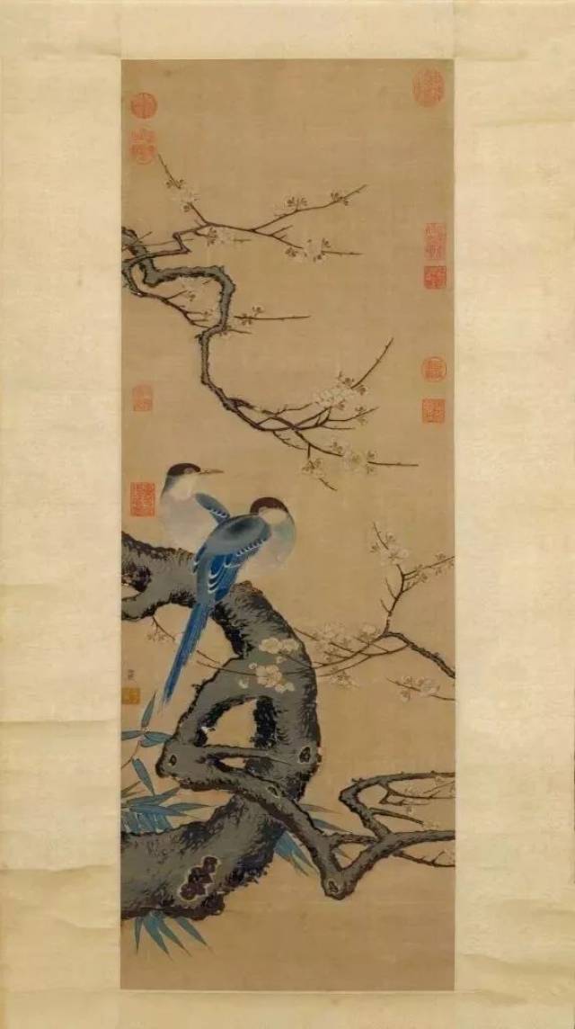 沈子蕃缂丝《梅鹊图》轴为故宫织绣的代表作品.