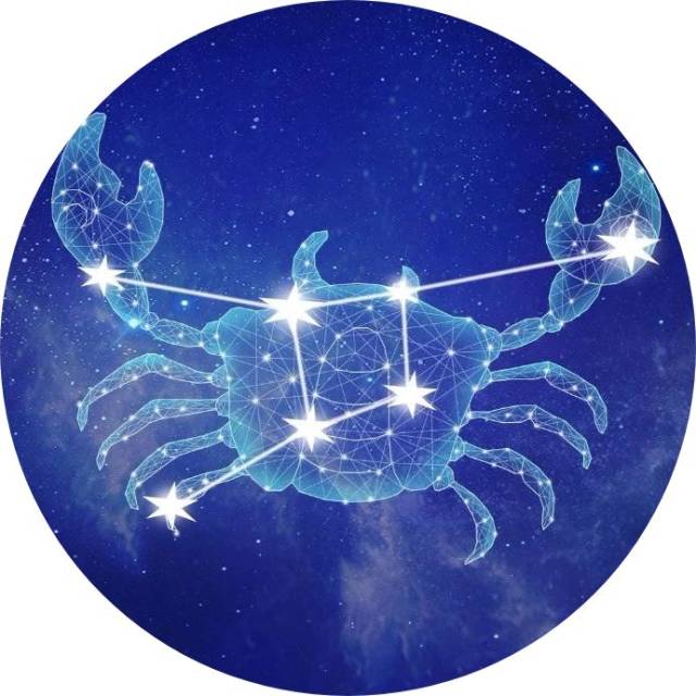 诗词君: 巨蟹座属于水象星座,阴性,守护星是月亮,这一切都注定了巨蟹
