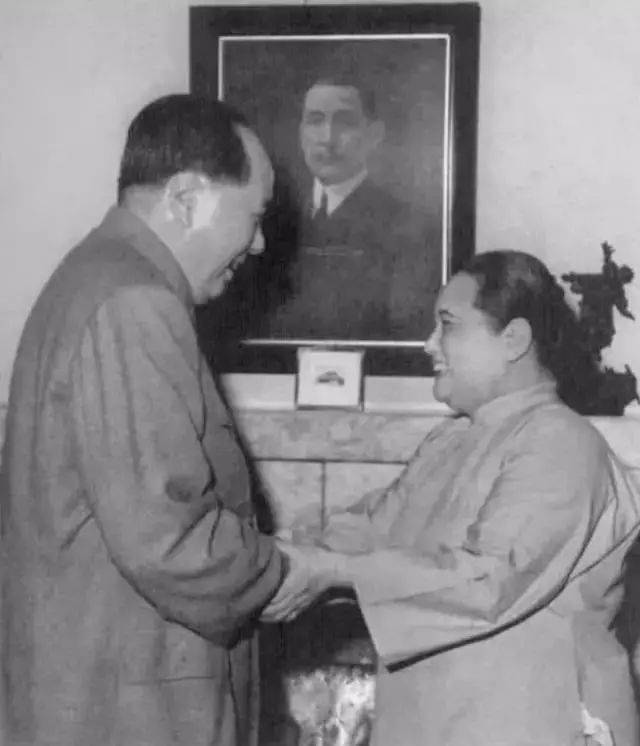 陈毅追悼会结束后，宋庆龄：主席真聪明