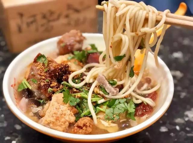 玩在苏杭二州,吃在福建漳州,卤面、蚵仔煎、