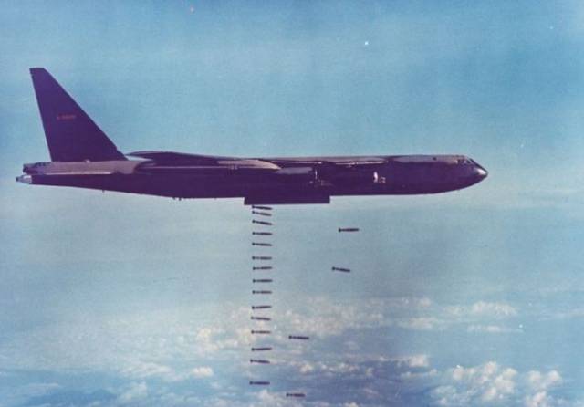 b-52轰炸机甚至还能在空中战斗,在越南战争中有一架b-52轰炸机击落了
