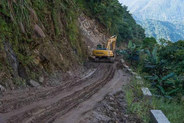 世界上最危险的公路:穿行在仙境与险峻的墨脱公路