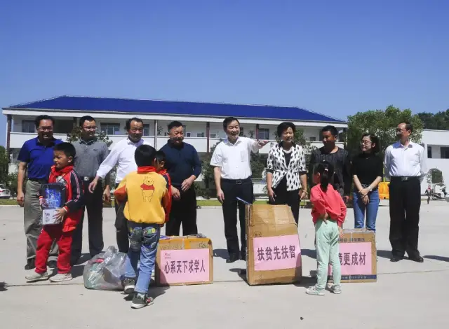 湖北省教育厅领导一行督查通城教师培训工作