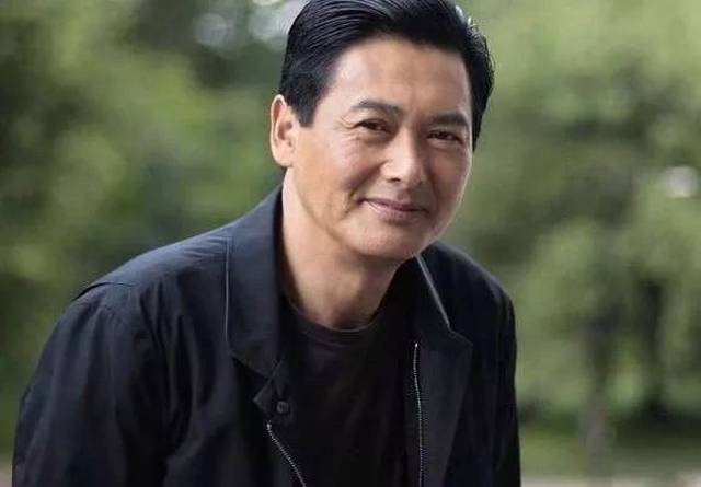 周润发捐出56亿身价!钱不是我的,我只是暂时