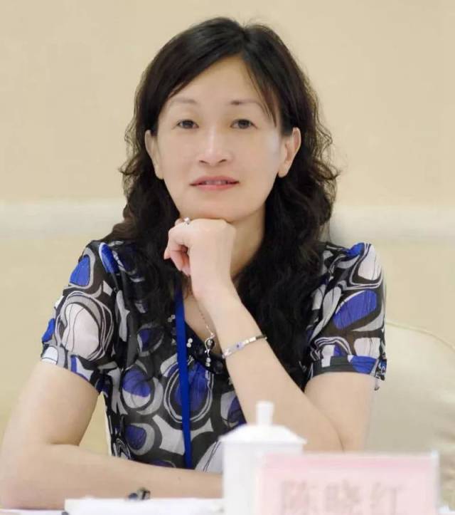 次论文被《新华文摘》摘要转载或被中国人民大学报刊资料中心全文转载