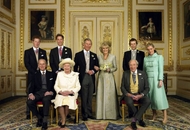 英国王室照片:玛格丽特公主太过于美丽,图4最萌"花童组合"