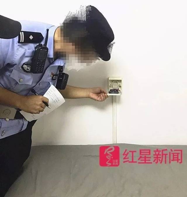 小两口租房5个月,发现床对面有个摄像头!租房平台这样