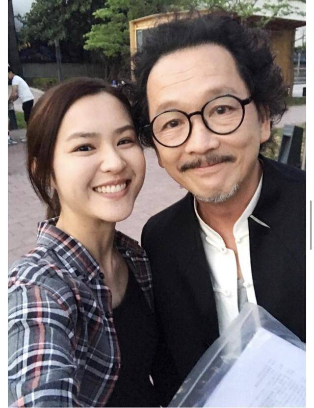 不知名艺人担当港剧女一号 因拍剧情绪崩溃 男