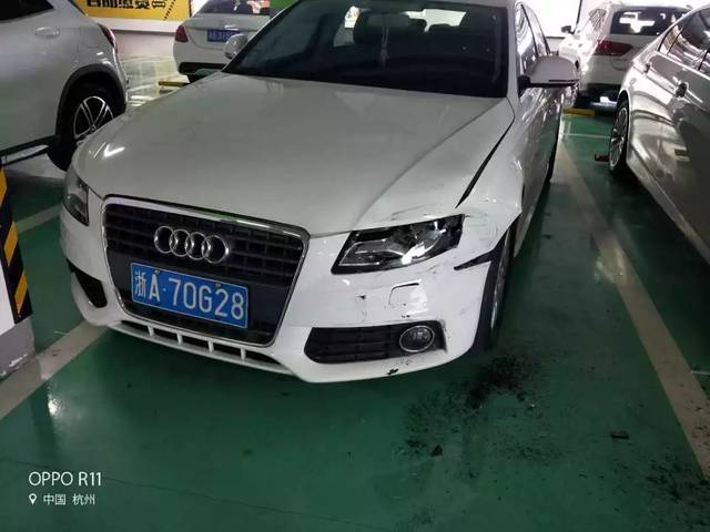 女司机倒车,撞完玛莎拉蒂又猛怼奥迪宝马!网友:驾照是在家画的