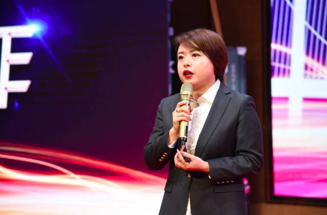 武汉链家三季度英雄大会隆重召开