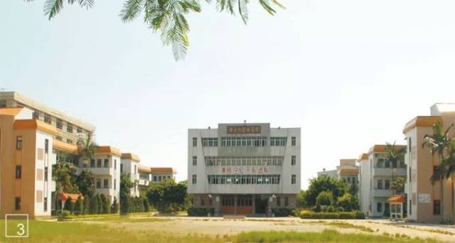 潮南峡山桃溪学校