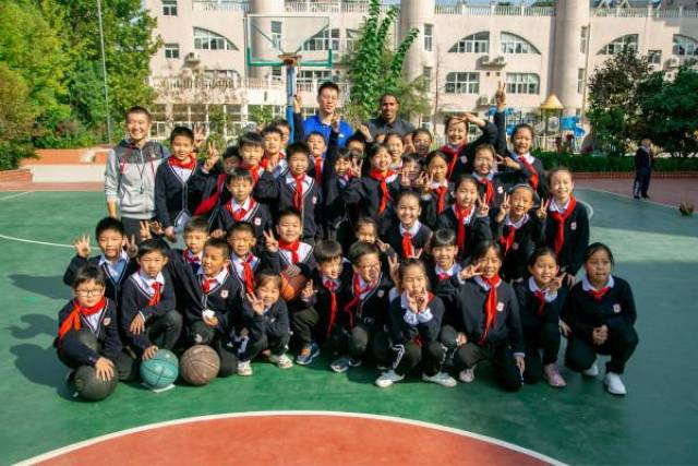 jr.nba专业教练指导——郑州二七区兴华小学篮球特色国际化发展